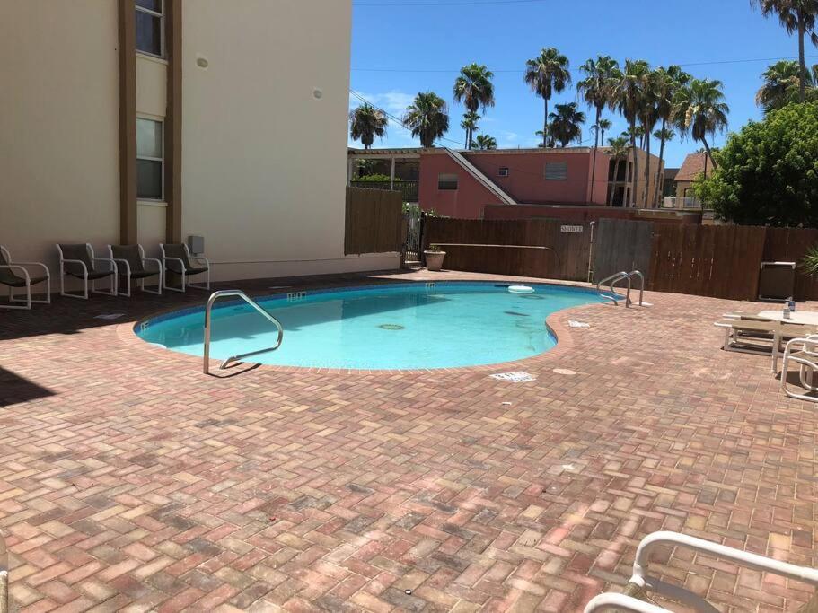 2 Bed 2 Bath 1st Floor W Pool By * South Padre Island